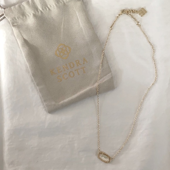 Kendra Scott Elisa Pendant Necklace In Ivory Pearl - Picture 2 of 4